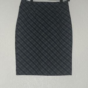 Amanda + Chelsea Plaid Skirt Size 6